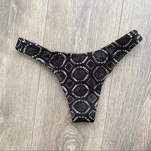Risk Nostalgia Women’s Bikini Bottoms Cheeky Thong Nude Black Size XS - Picture 4 of 11